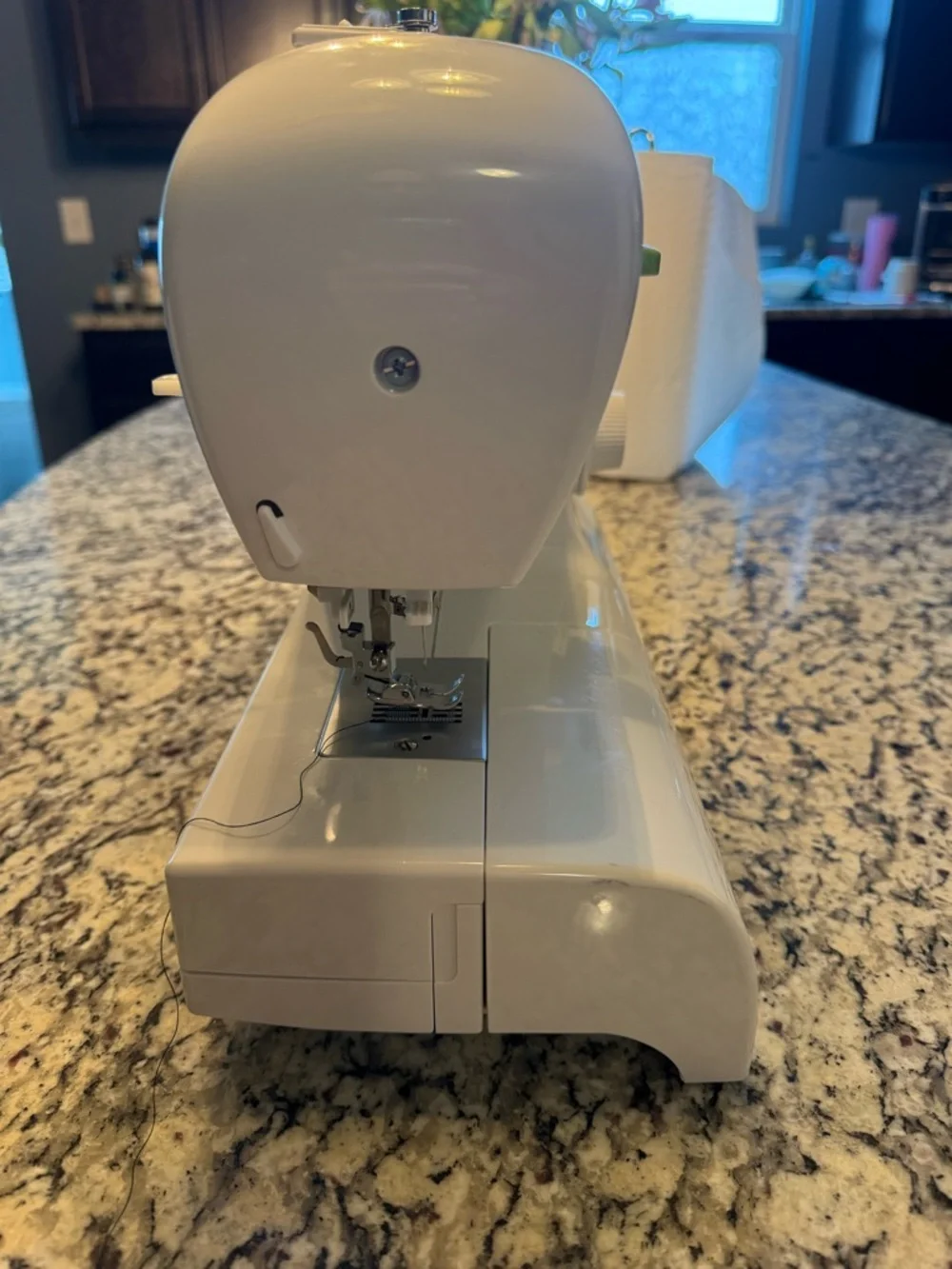 Singer Esteem II (model 2273) sewing machine - Picture 3 of 7